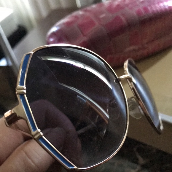 Vintage Jennifer Lopez sunglasses with free large case main image 4